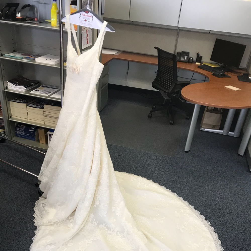 Wedding dress all lace
